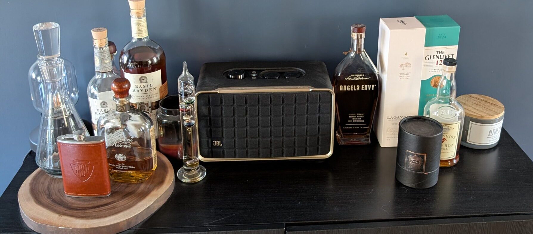 JBL 200 Speaker on bar